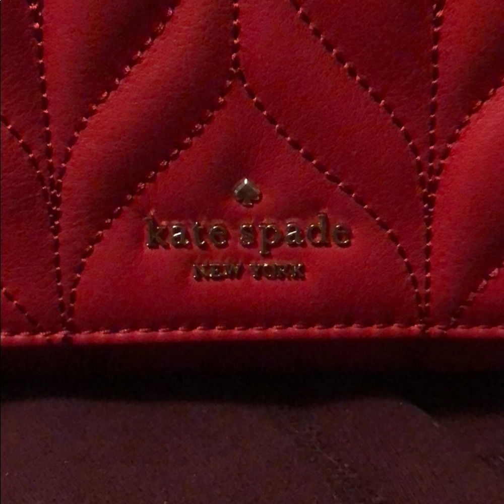 Handbags - Picture 2 of 8